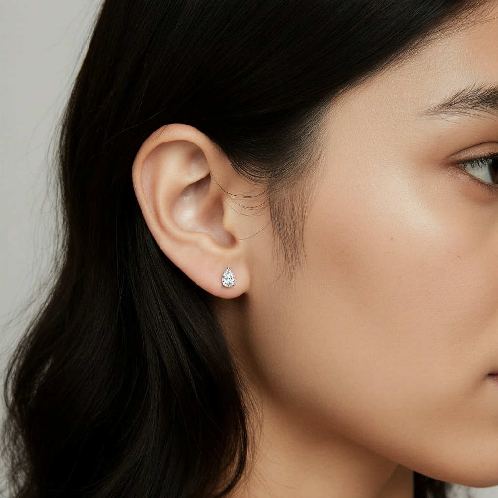 Boucles d'oreilles puces en diamant Meteor en forme de poire, 1 ct au total